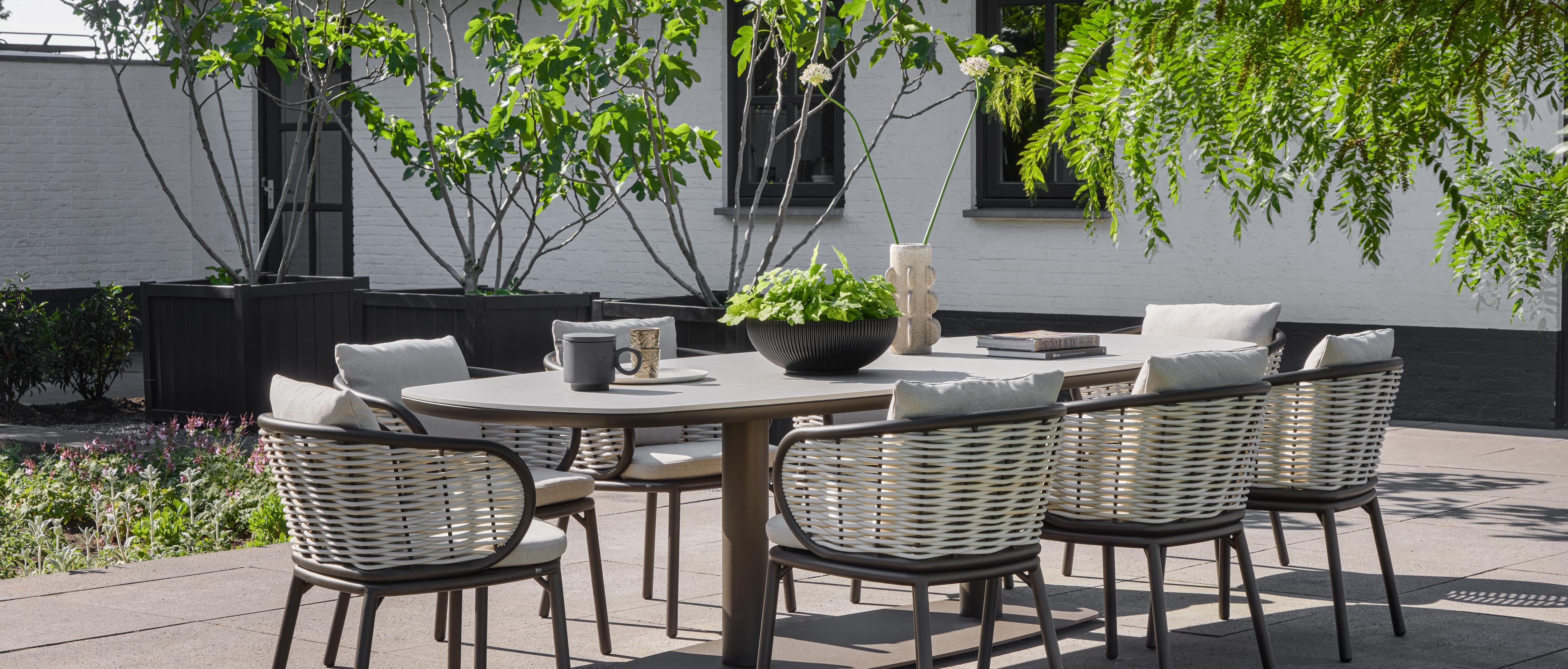 Pine Key Bronze Dining